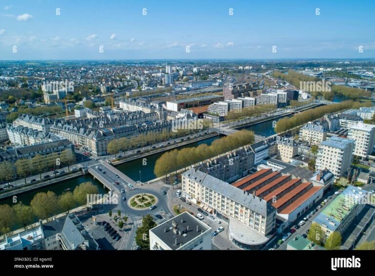 Où se trouve l'hôtel Kyriad Caen Sud IFS en France 43 vue aerienne de caen et ses environs