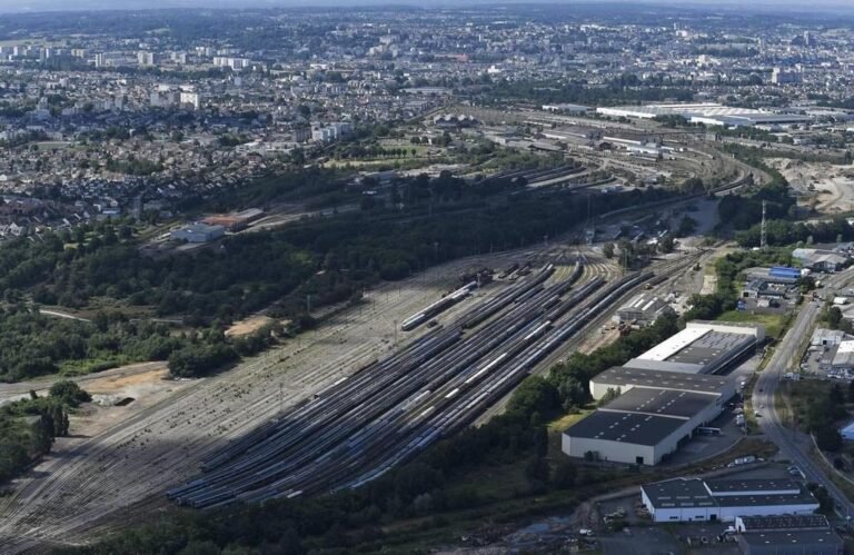 vue aerienne de la gare du mans