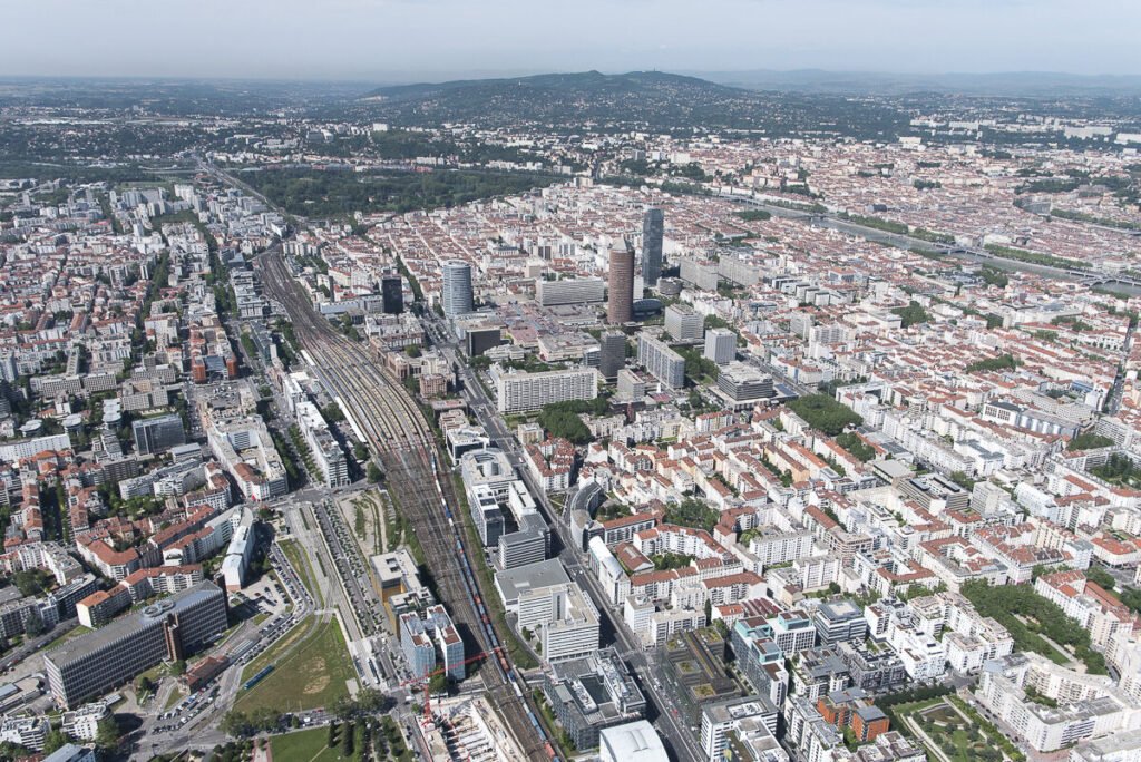 vue aerienne de la gare part dieu a lyon