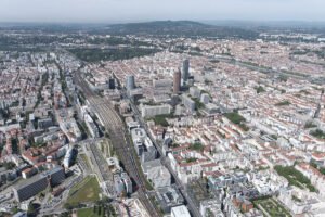 vue aerienne de la gare part dieu a lyon