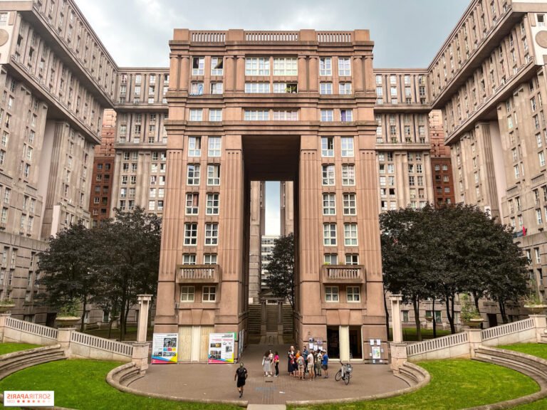 Pourquoi le bruit de l'air à Noisy-le-Grand en France est-il un problème 18 vue aerienne de noisy le grand animee