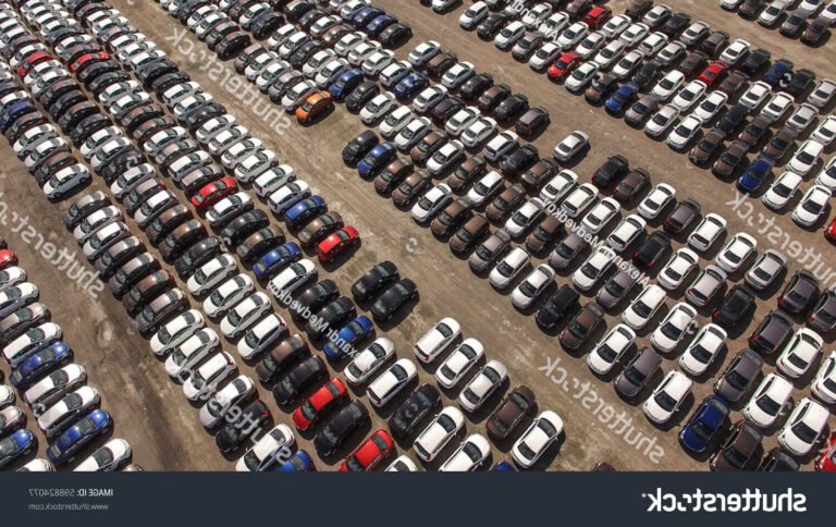 Où trouver un box de location ou un parking pour garde-meuble à Valopark 45 vue aerienne dun parking de stockage