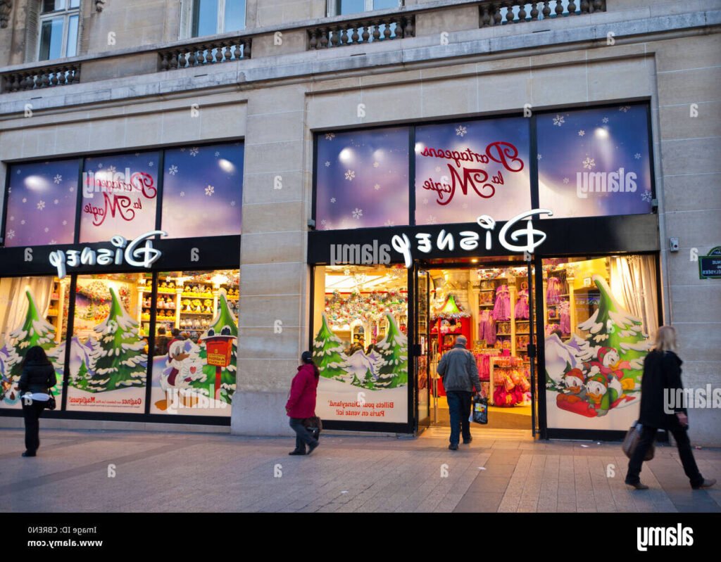 vue de la boutique disney sur les champs elysees