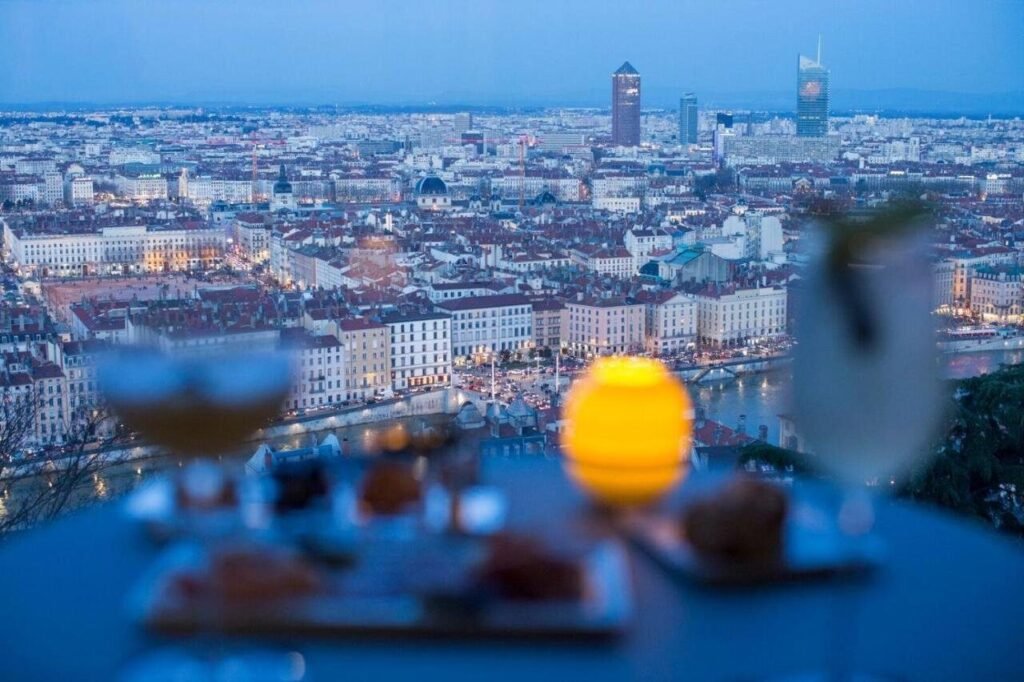 Où se trouve l’Hôtel Artys à Lyon, connu sous le nom d’Adonis