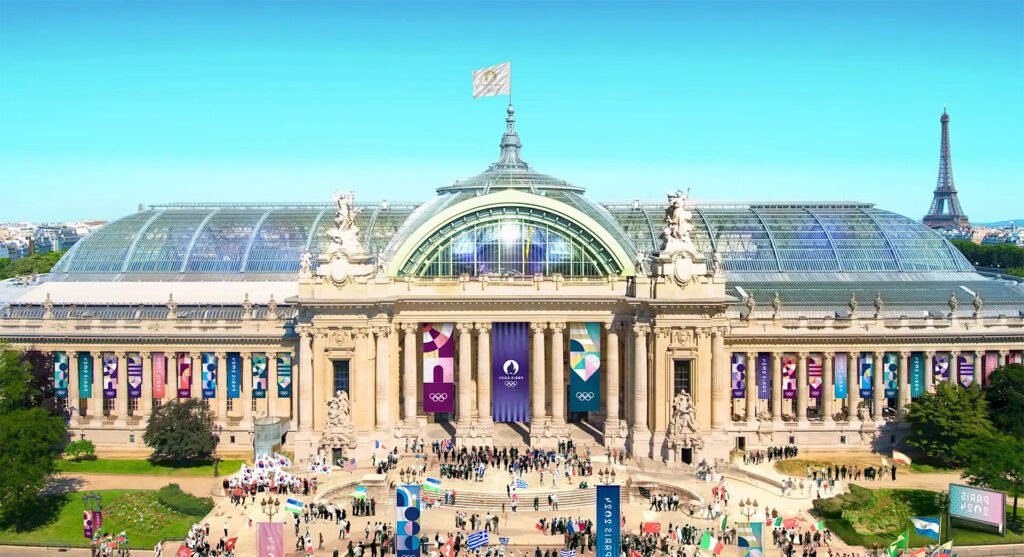 vue exterieure du grand palais a paris