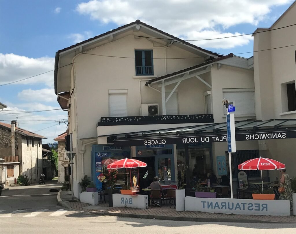 vue exterieure du restaurant les galopins