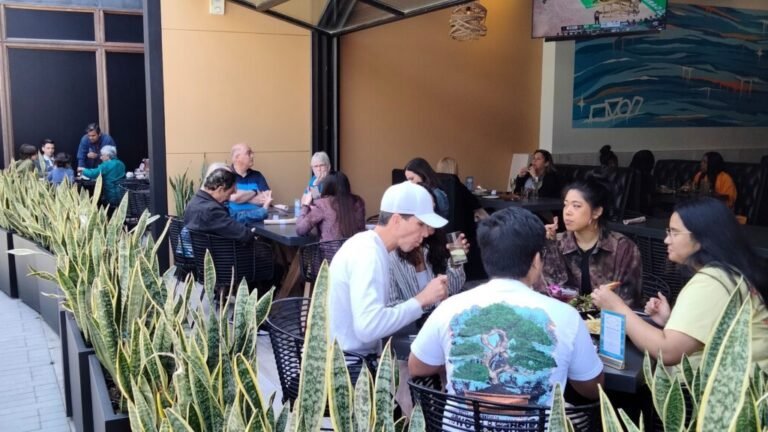 Quel est le menu et les avis sur le restaurant Mon Voisin à La Rochelle 26 vue exterieure du restaurant mon voisin