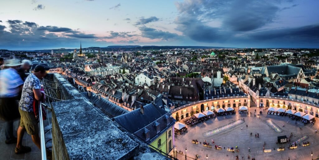 vue panoramique de dijon et ses jardins