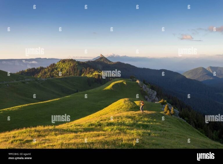 Quelles sont les caractéristiques de La Chartreuse Val Saint Esprit 12 vue panoramique de la chartreuse val saint esprit