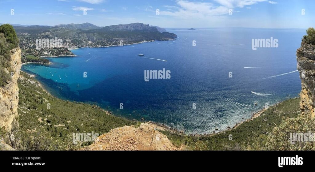 vue panoramique de la ciotat et ses calanques