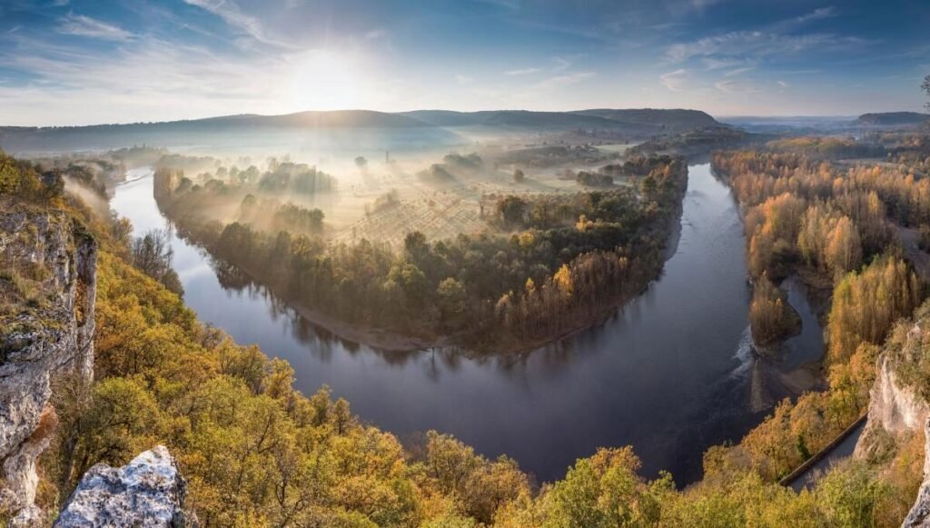 vue panoramique de la riviere dordogne