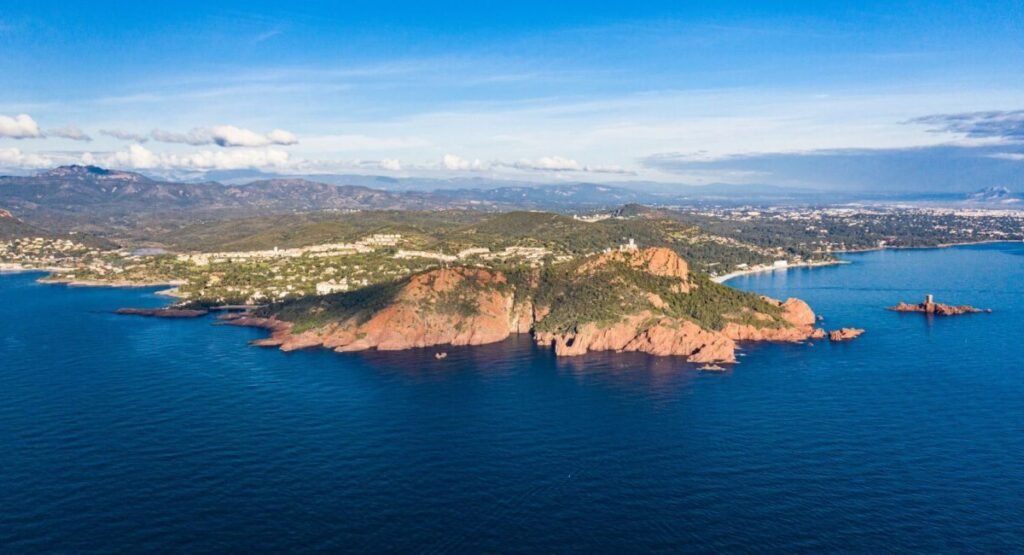 vue panoramique de le cap saint raphael