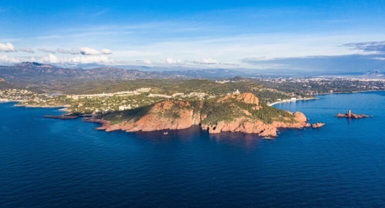 Quelle est la meilleure agence à Le Cap Saint-Raphaël pour vos projets 15 vue panoramique de le cap saint raphael