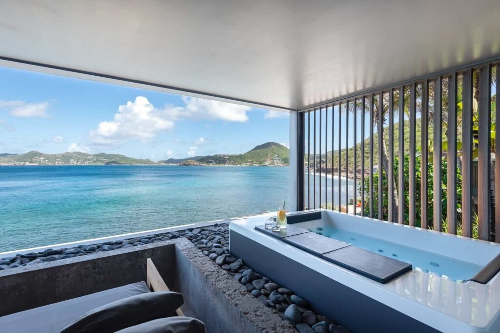 Quel est l’hôtel L’Océan sur l’île de Ré et que propose-t-il