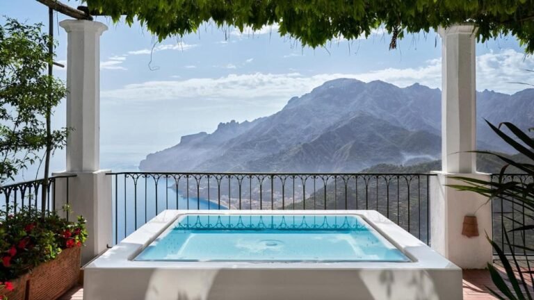 Quel est l'avis sur l'Hôtel Reine d'Azur à Roquebrune-Cap-Martin 14 vue panoramique de lhotel reine dazur