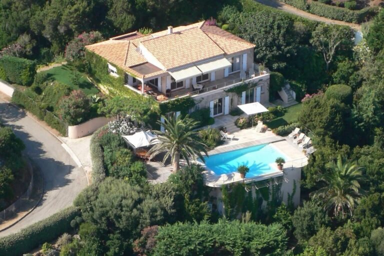 Où se situe le Bella Vista Résidence à Porticcio en Corse 42 vue panoramique de porticcio en corse