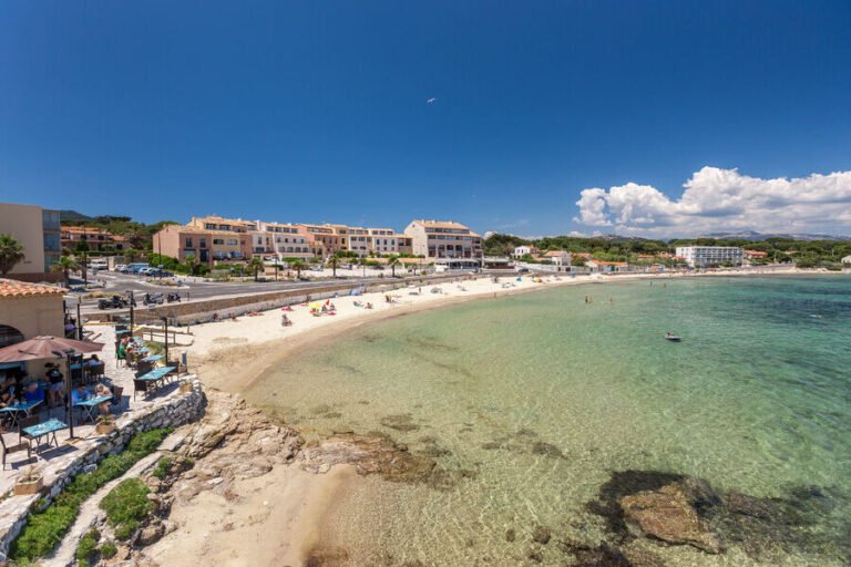 vue panoramique de six fours les plages