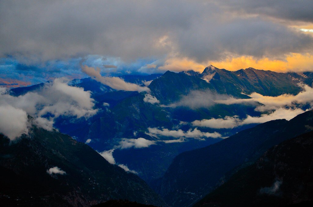 vue panoramique des montagnes aux saisies