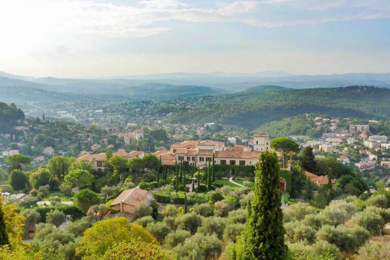 Quel est le meilleur avis sur le Château St Martin et Spa 28 vue panoramique du chateau st martin