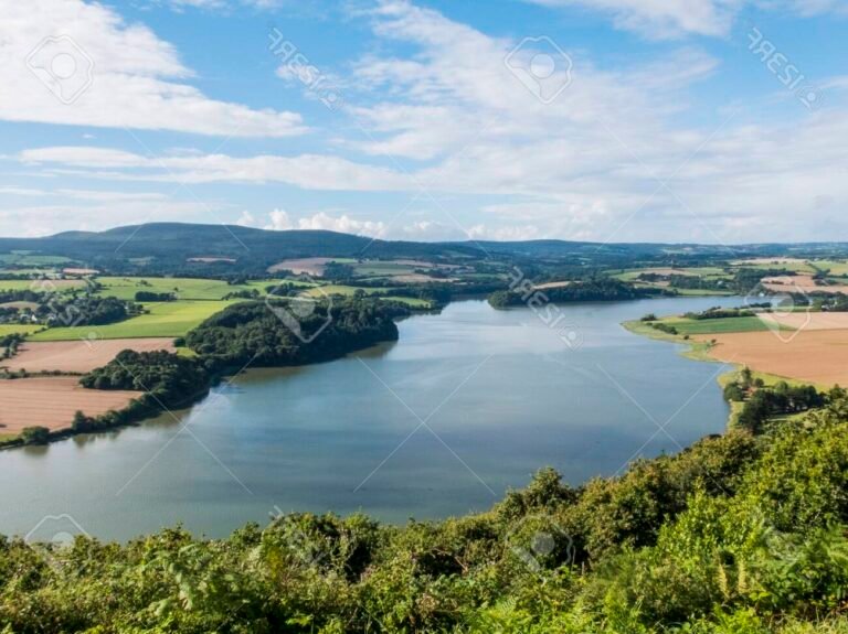 Où trouver le meilleur restaurant du lac à Huelgoat 16 vue panoramique du lac a huelgoat