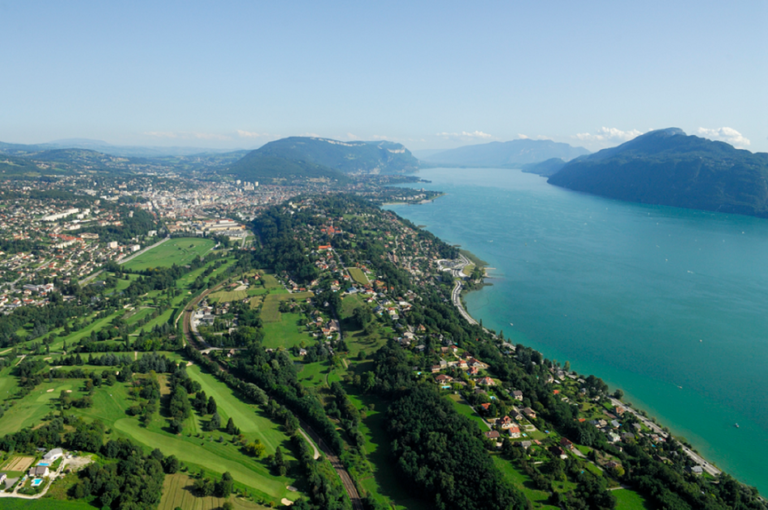 vue panoramique du lac daix les bains