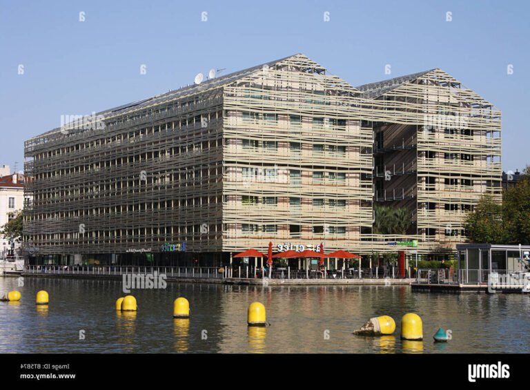 Quel est le meilleur rapport qualité-prix au Holiday Inn Paris La Villette 45 vue panoramique sur le holiday inn la villette